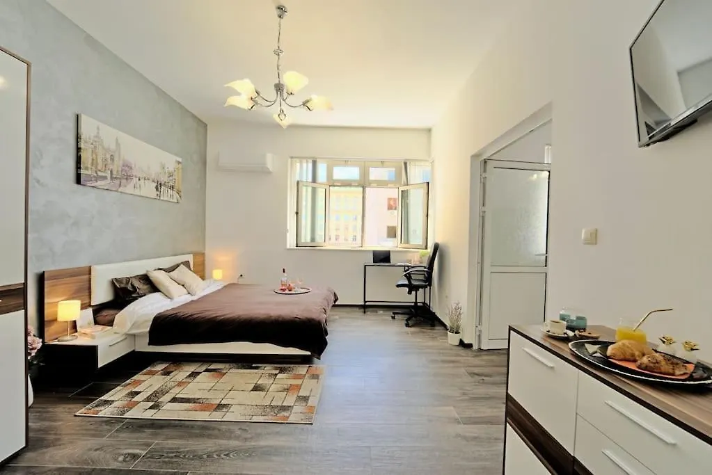 דירה Cozy 2-Bedroom Flat In The Very Center Of סופיה